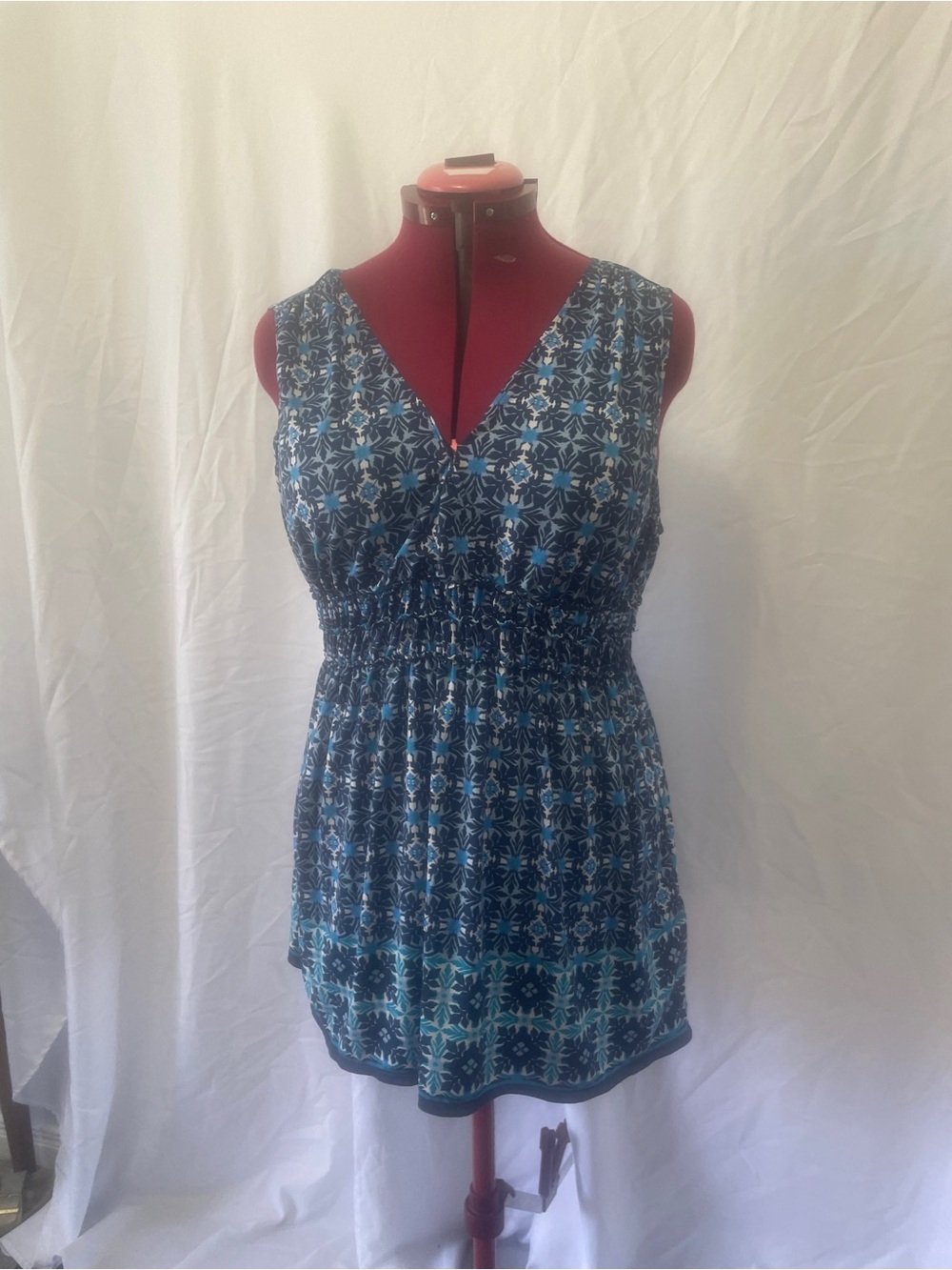 Max Studio Blue Floral Smocked V-Neck Sleeveless Top